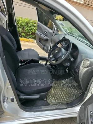 Nissan March 2012 Silver