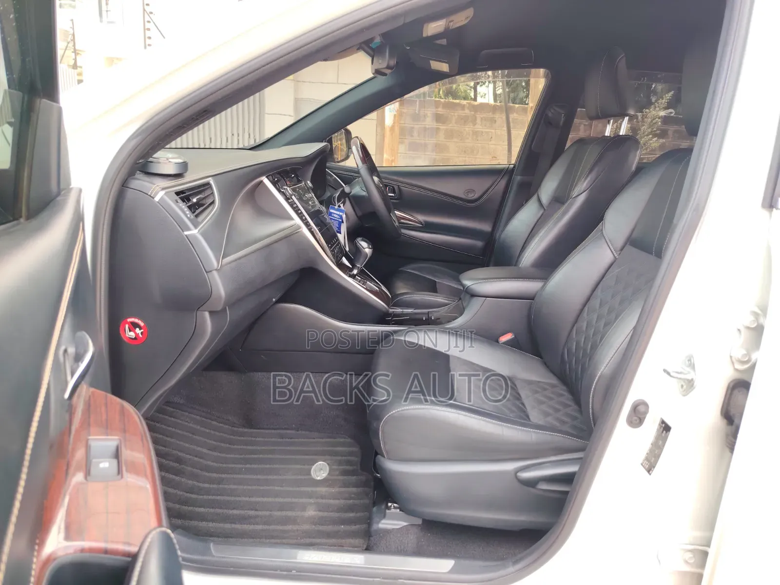 Toyota Harrier 2.0 2017 Pearl