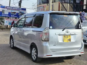Toyota Noah 2008 Silver