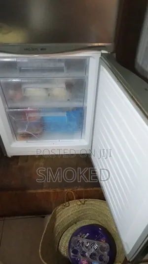 Von Hotpoint Refrigerator Model HRD-297(S)