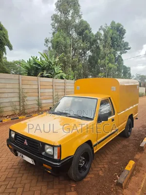 Mitsubishi L200 2006 Yellow