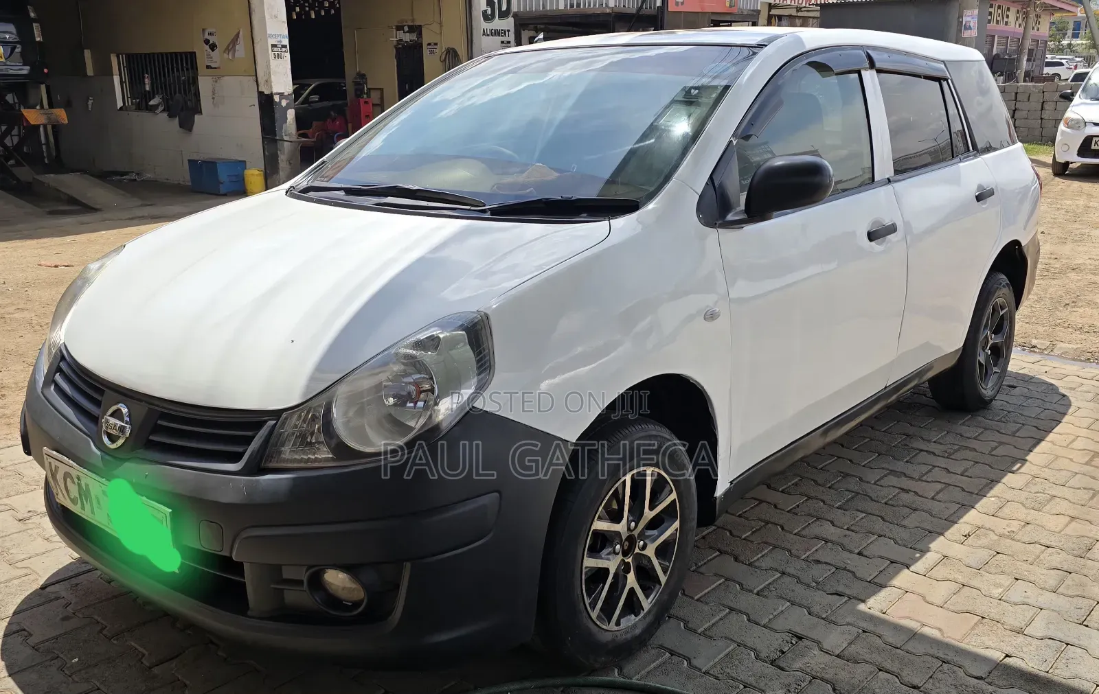 Nissan Advan 2012 White