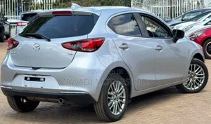 Mazda 2 2019 Silver