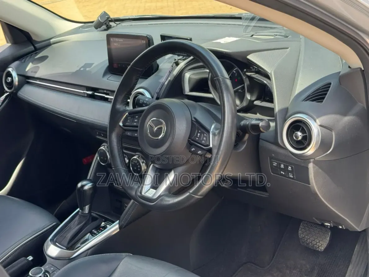 Mazda 2 2019 Silver