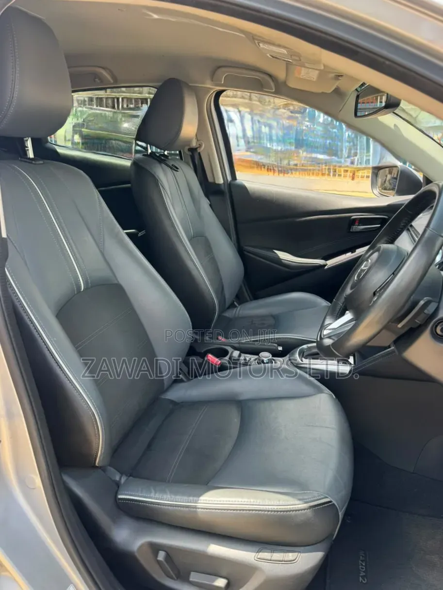 Mazda 2 2019 Silver
