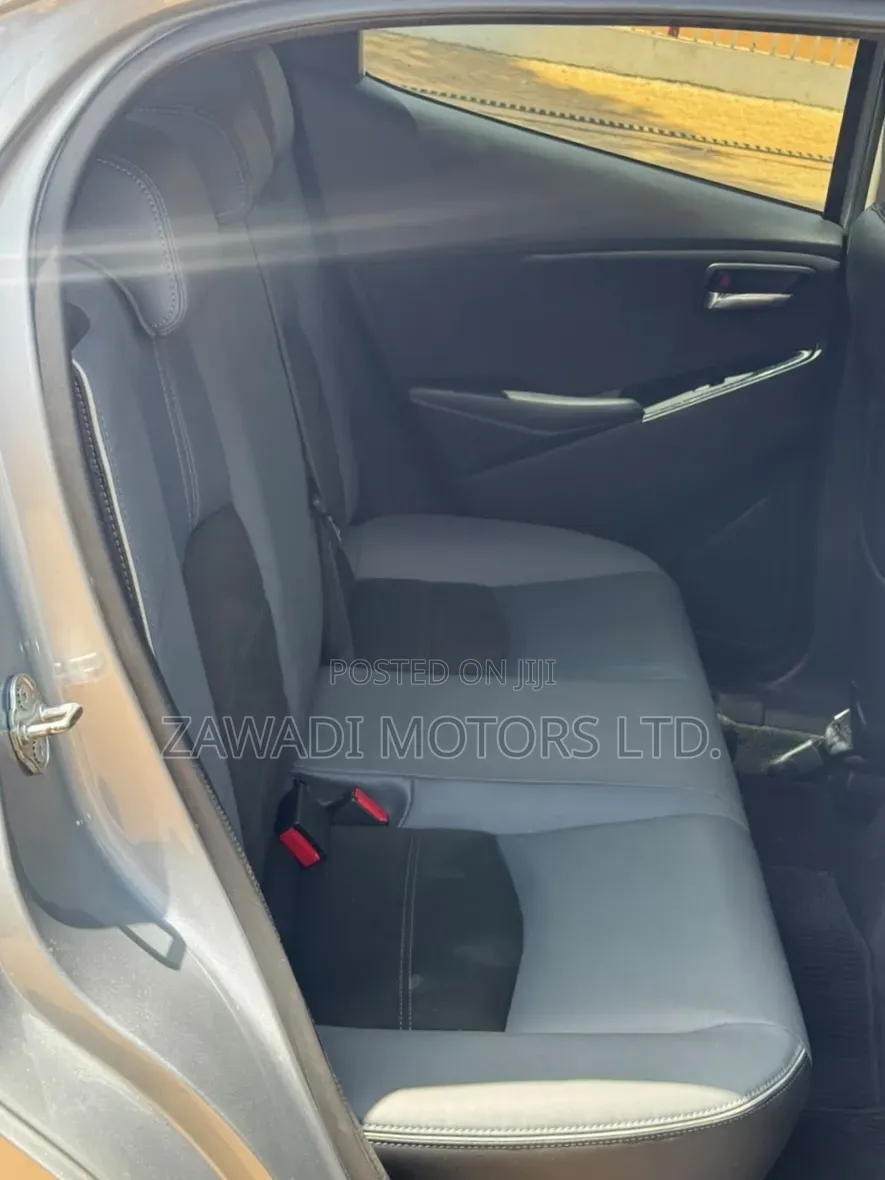 Mazda 2 2019 Silver