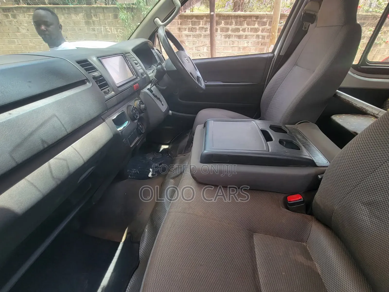 Toyota HiAce 2016 Yellow