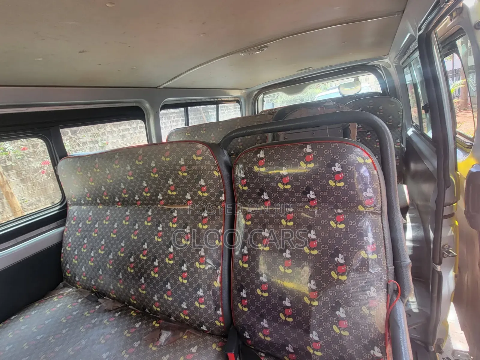 Toyota HiAce 2016 Yellow