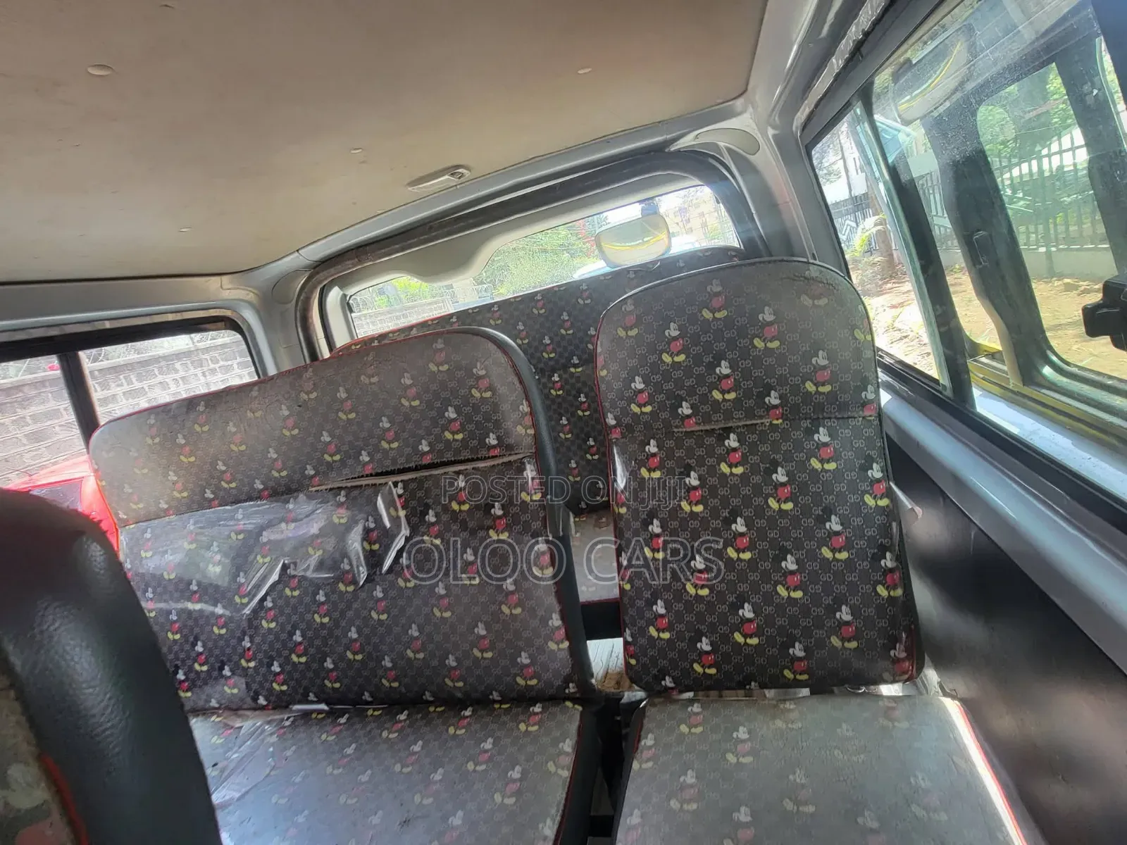 Toyota HiAce 2016 Yellow