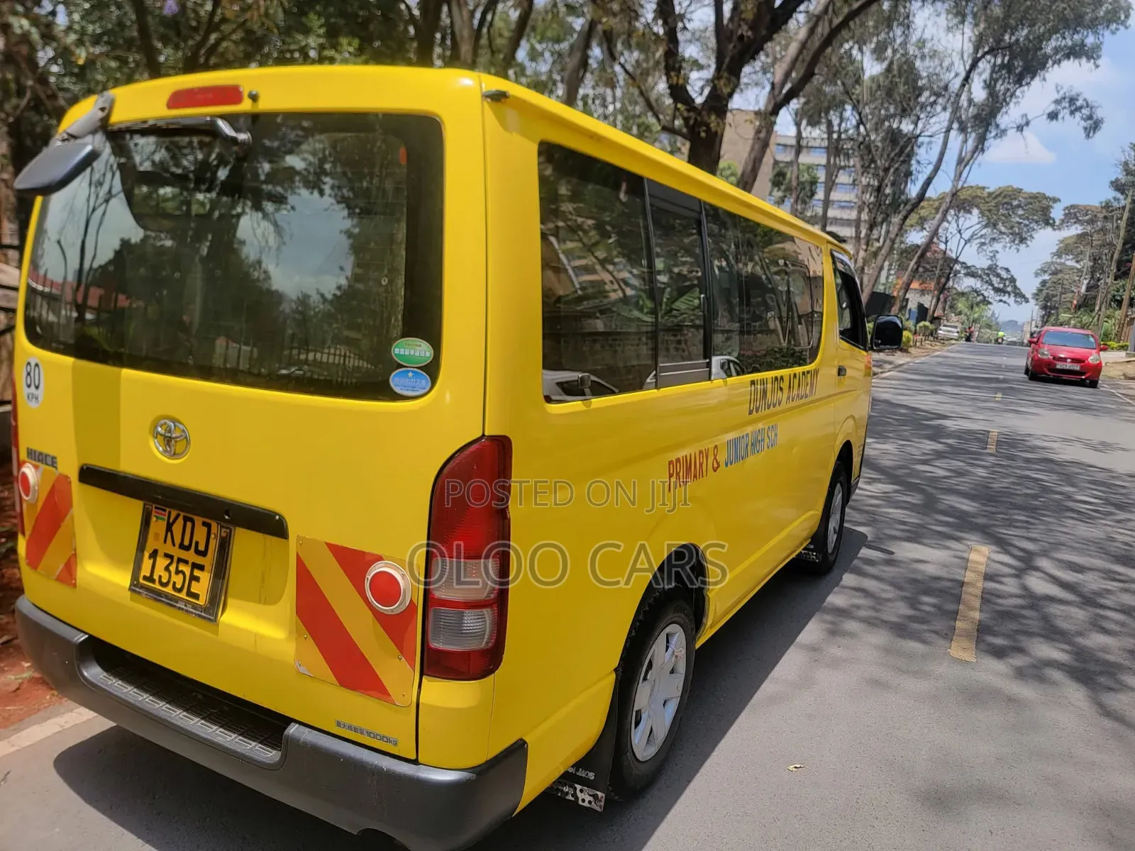 Toyota HiAce 2016 Yellow