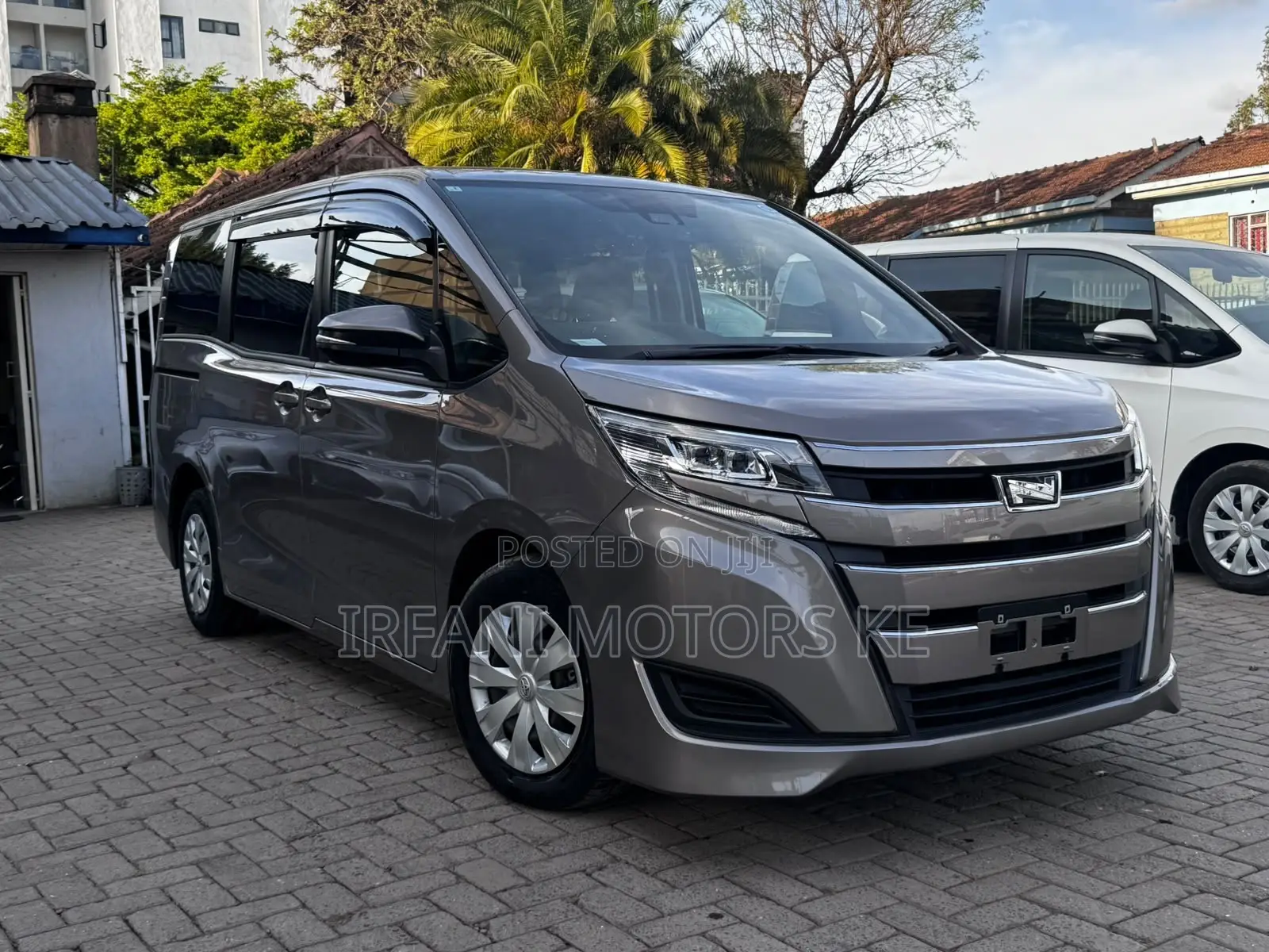 Toyota Noah 2.0 FWD (8 Seater) 2019 Gray