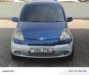 Toyota Fun Cargo 2003 Blue