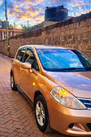 Nissan Tiida 2008 Gold