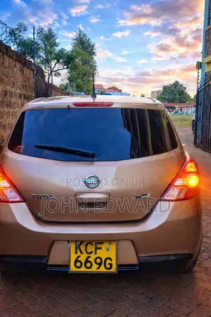 Nissan Tiida 2008 Gold