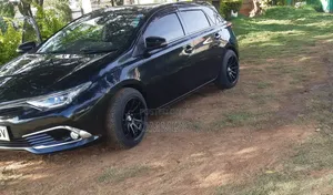 Toyota Auris 2016 Black