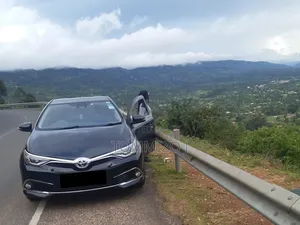 Toyota Auris 2016 Black