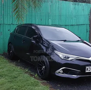 Toyota Auris 2016 Black