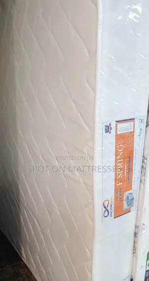 Plain-White Orthopedic Spring Mattresses Suitable for Hotels & BNBs.
