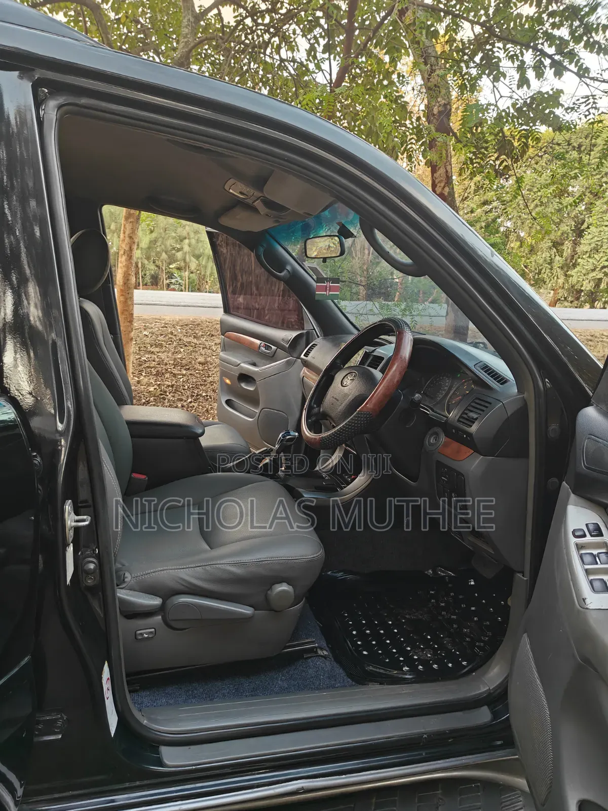 Toyota Land Cruiser 2005 Black