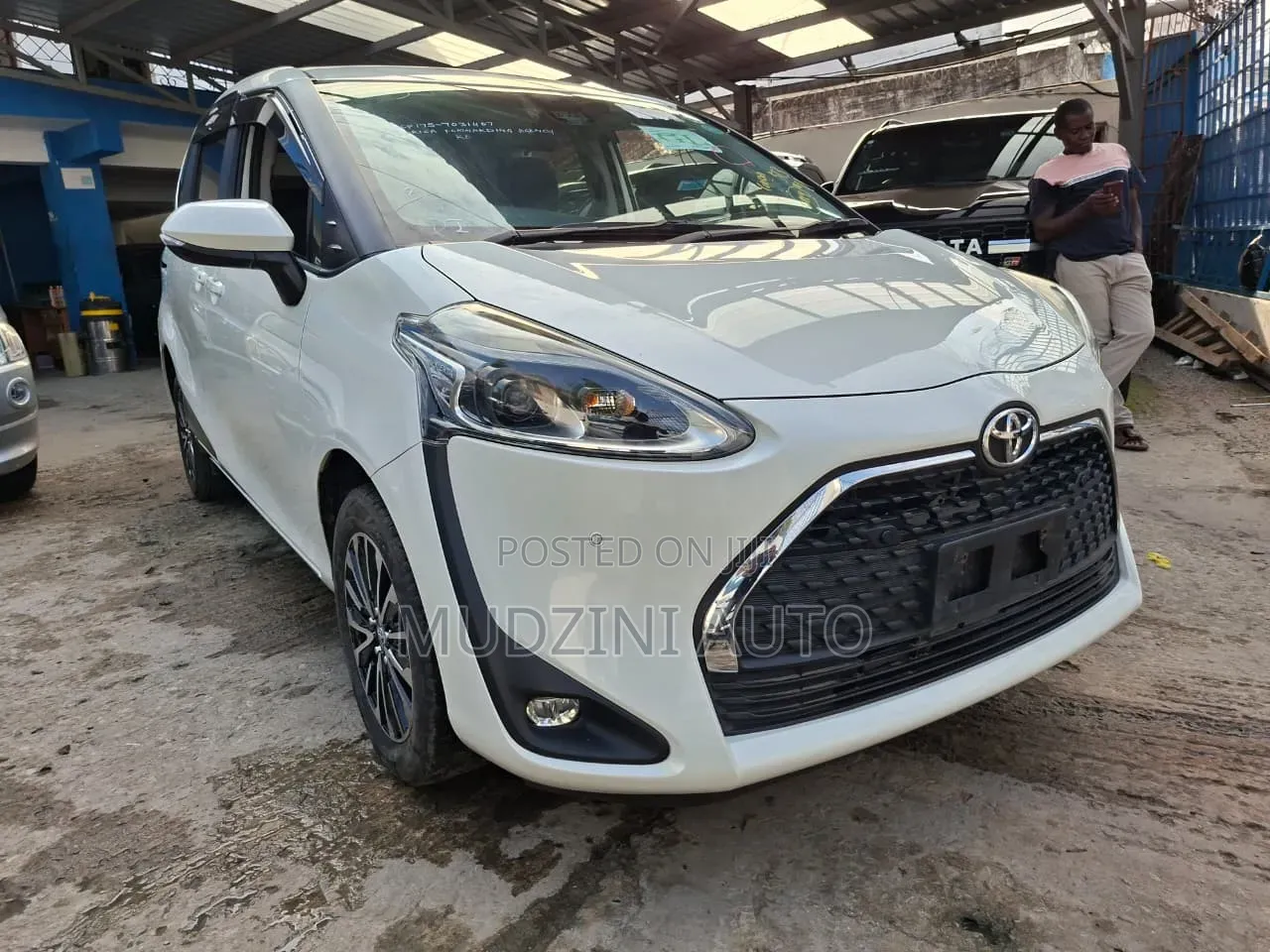 Toyota Sienta 2019 White