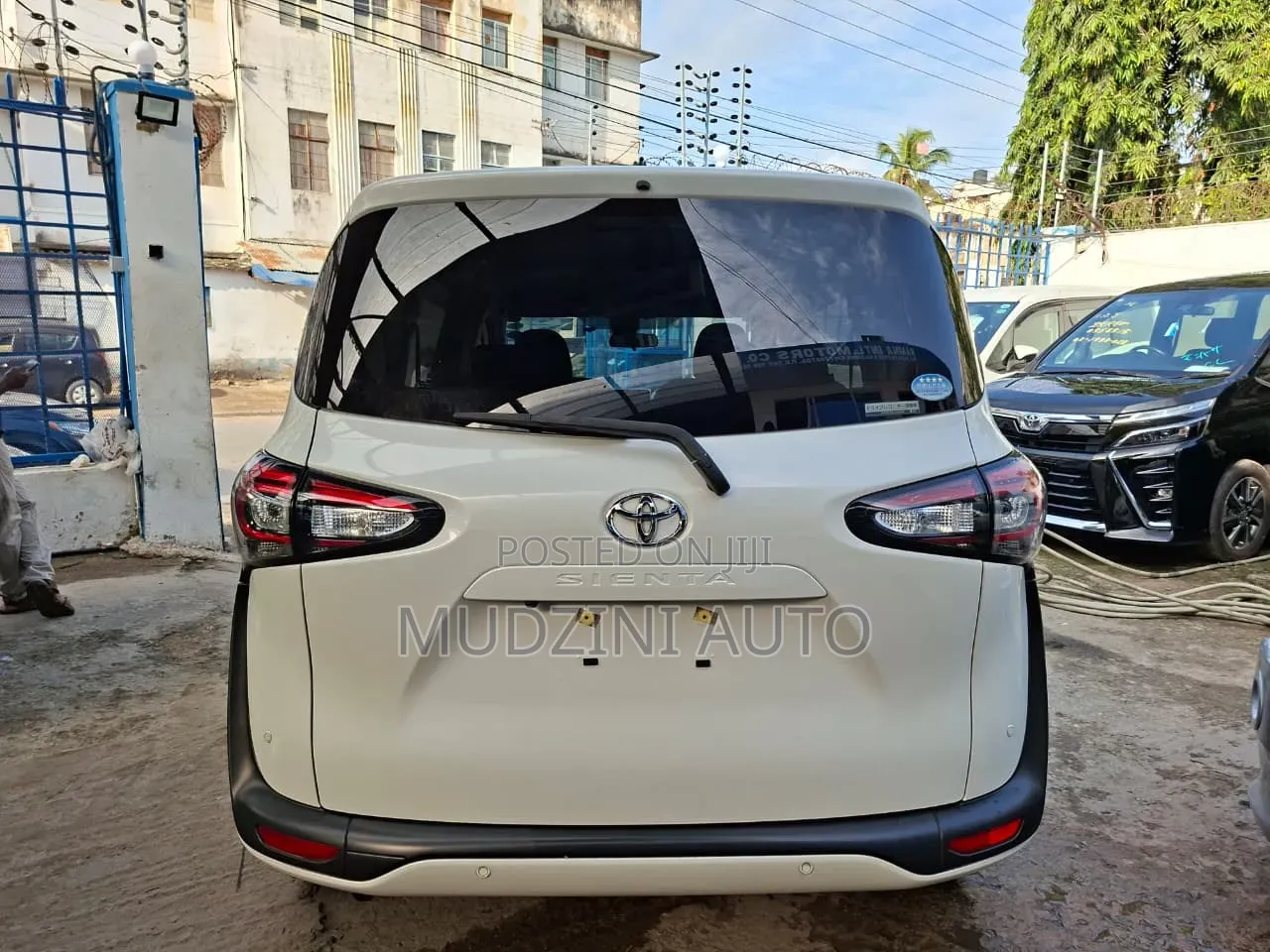 Toyota Sienta 2019 White