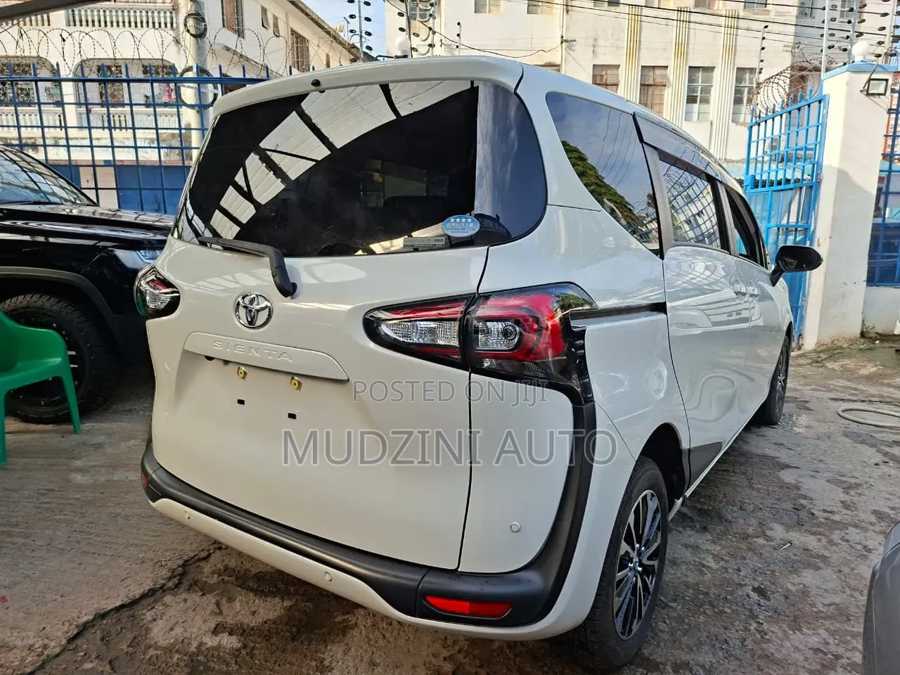 Toyota Sienta 2019 White