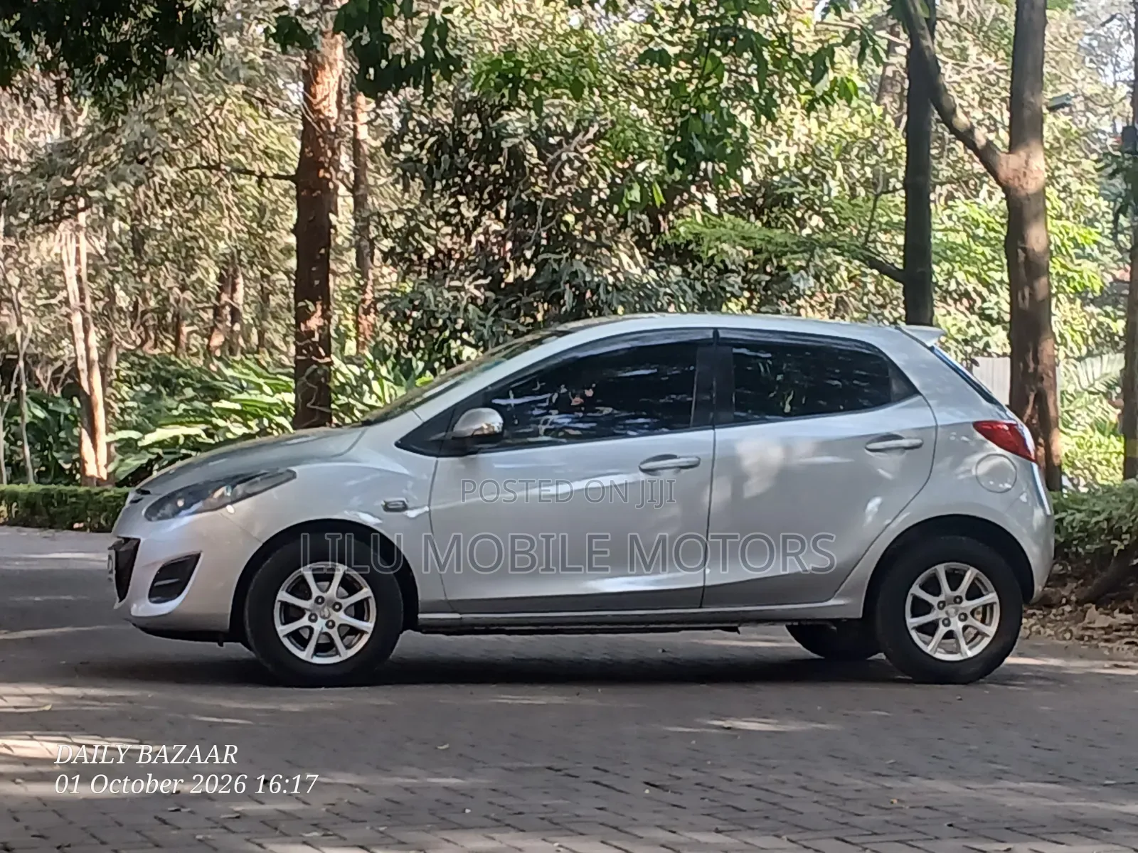 Mazda Demio 2012 Silver