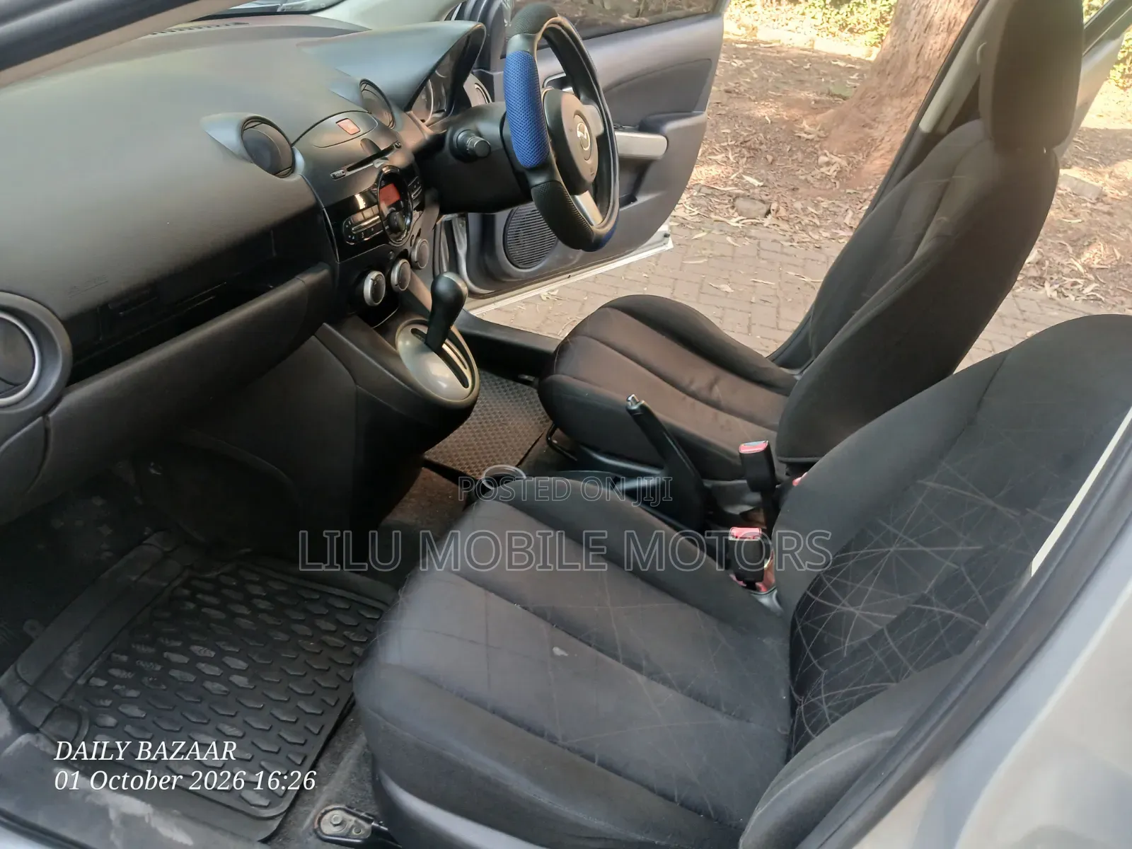 Mazda Demio 2012 Silver