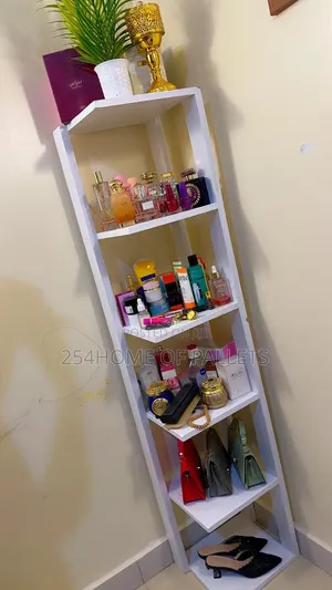 Wooden Corner Stand Slelve