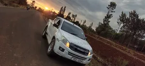 Isuzu D-MAX 2014 White