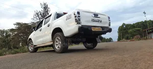 Isuzu D-MAX 2014 White