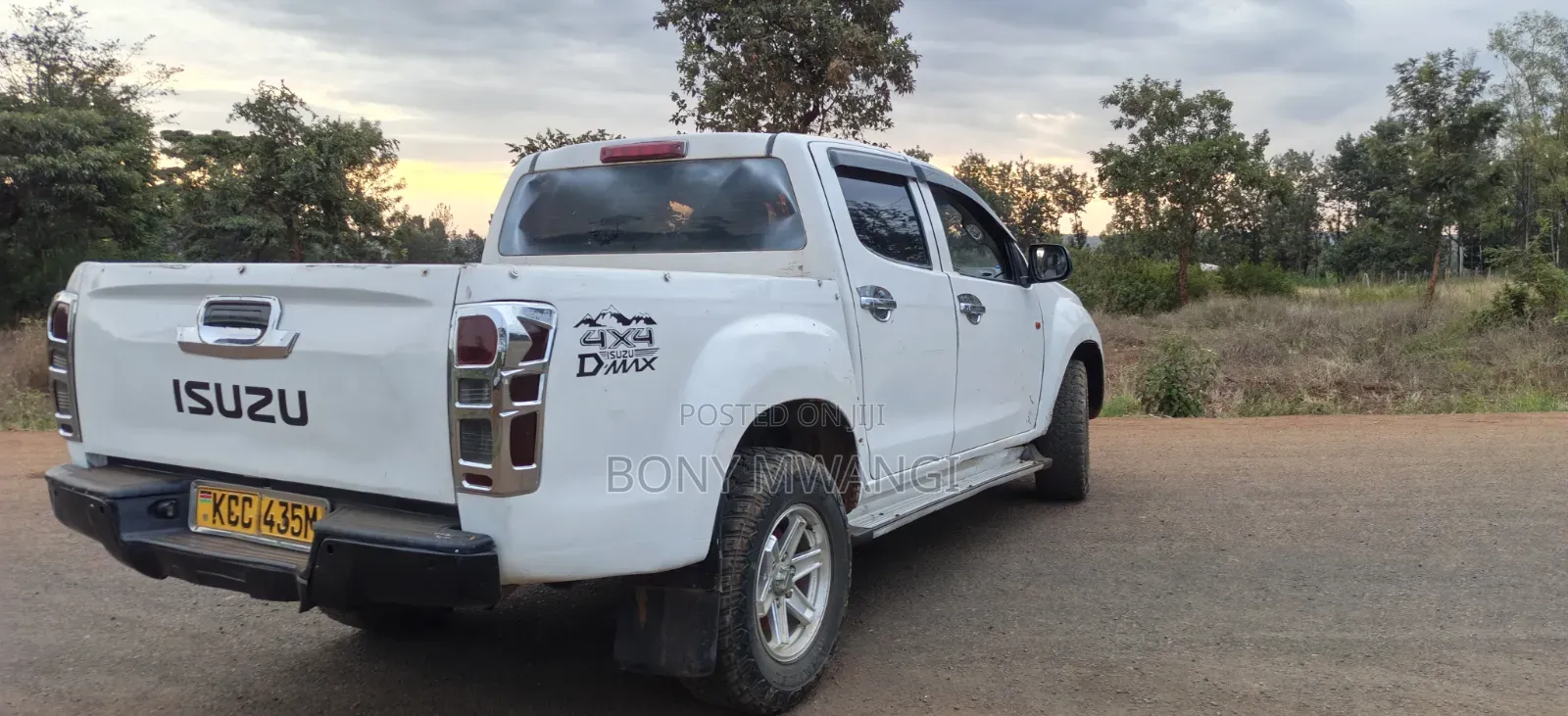 Isuzu D-MAX 2014 White