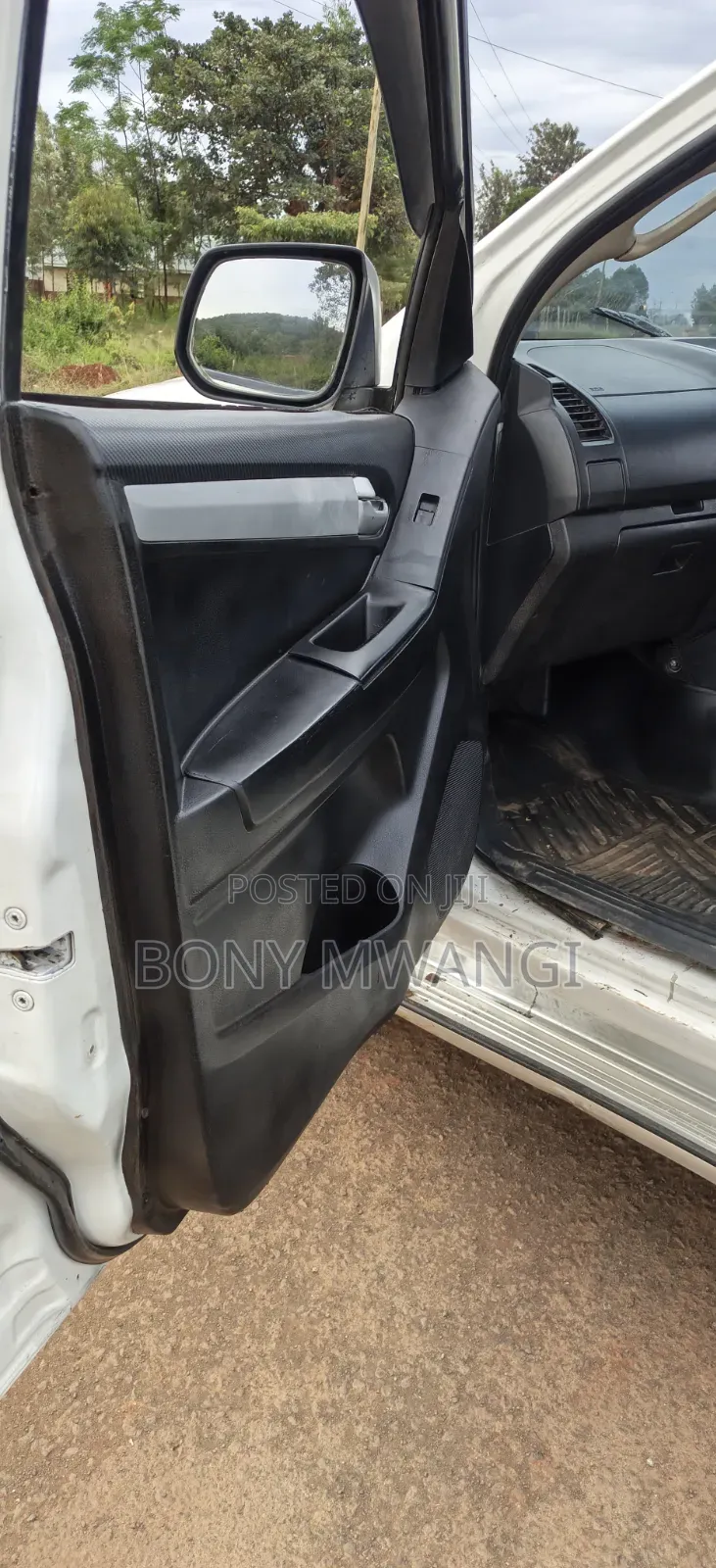 Isuzu D-MAX 2014 White