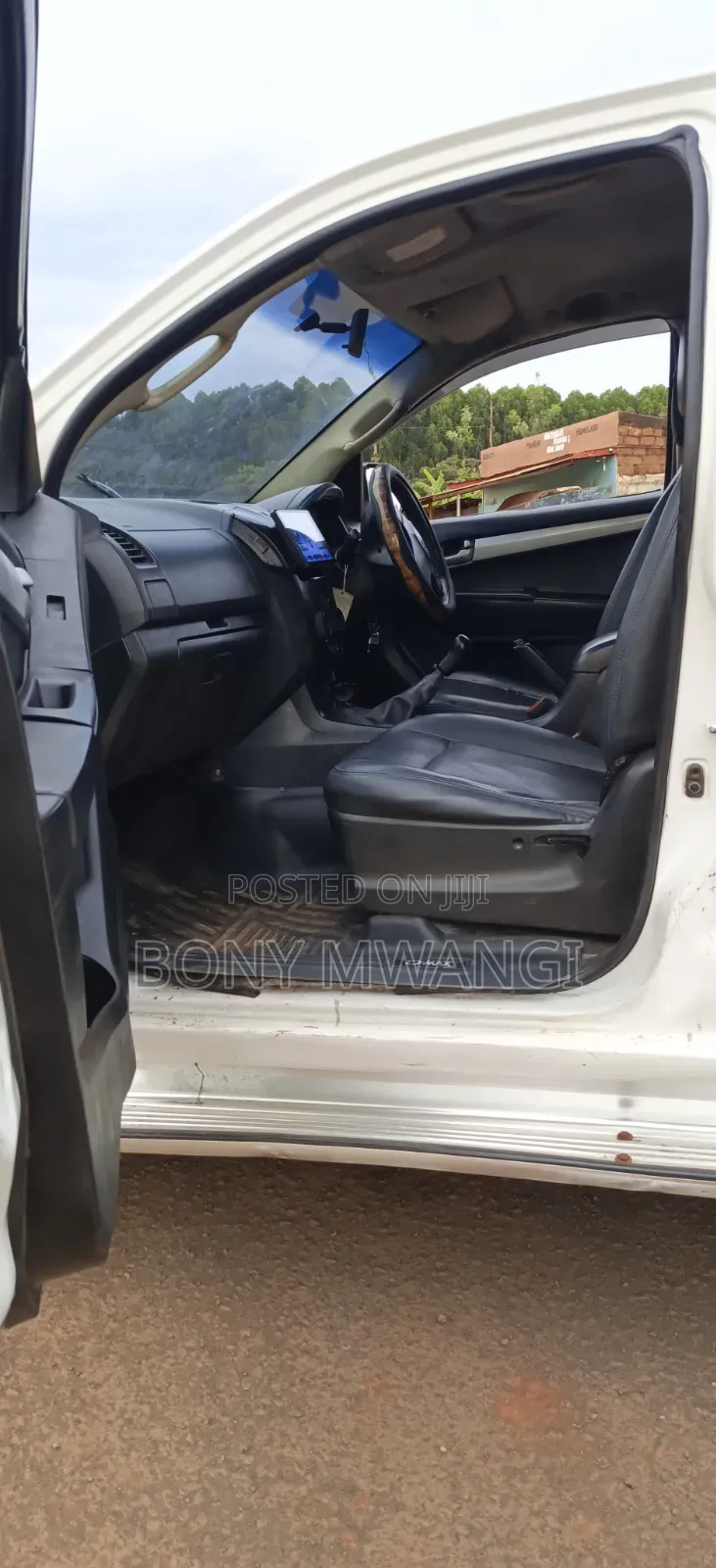Isuzu D-MAX 2014 White