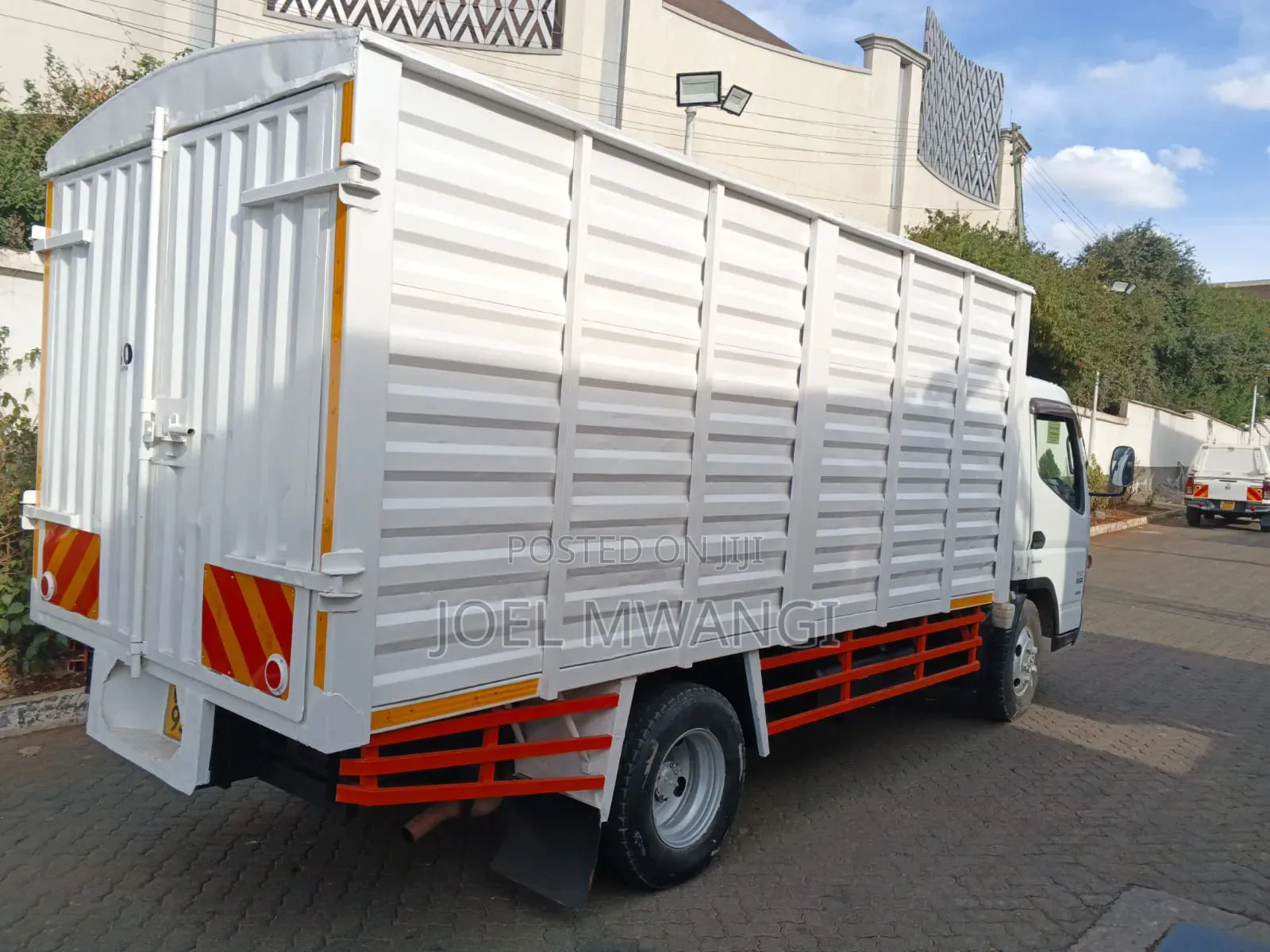 Mitsubishi Fuso Canter 2014 White