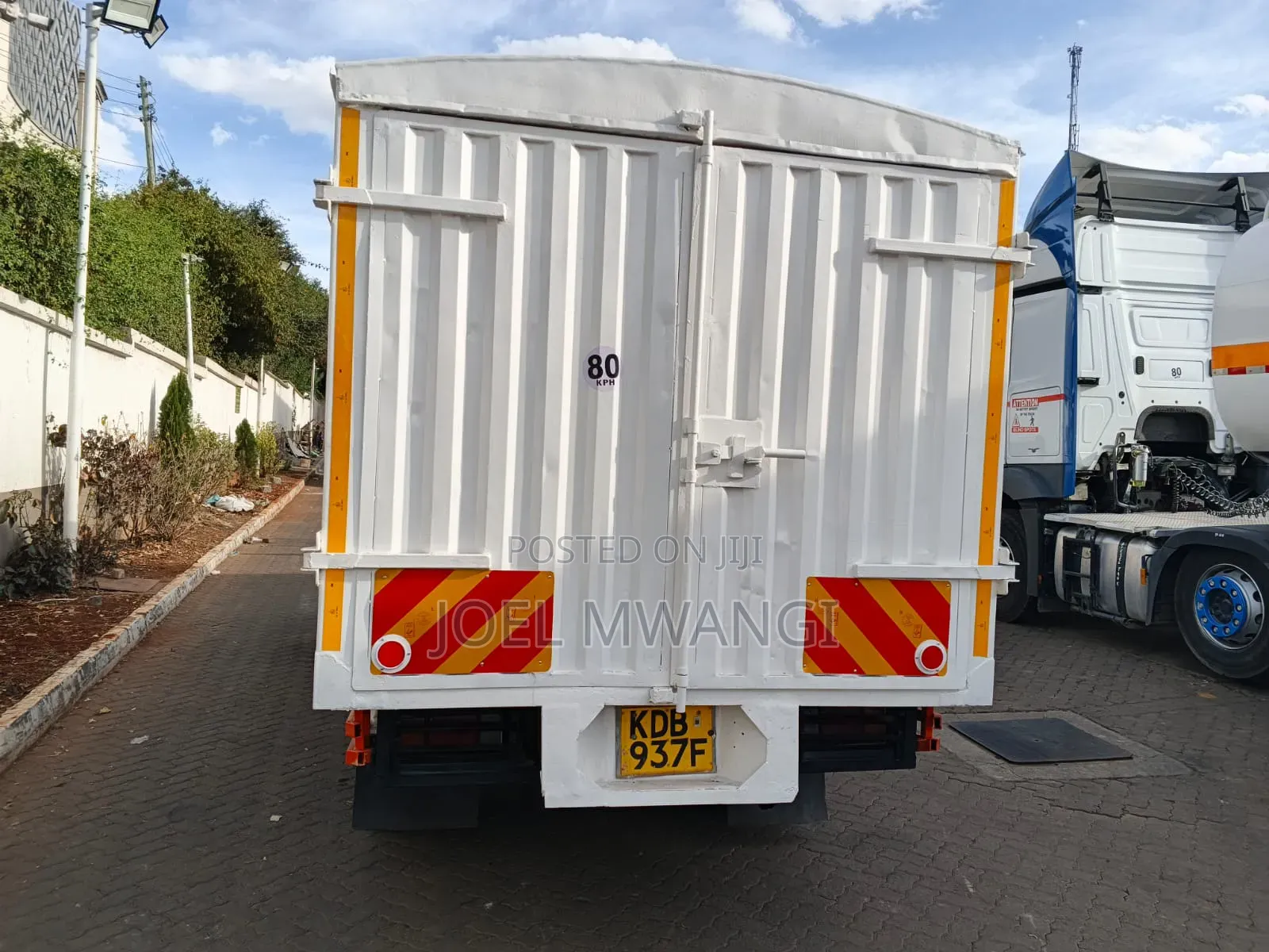 Mitsubishi Fuso Canter 2014 White