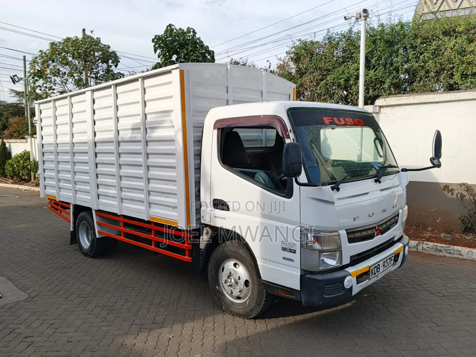 Mitsubishi Fuso Canter 2014 White