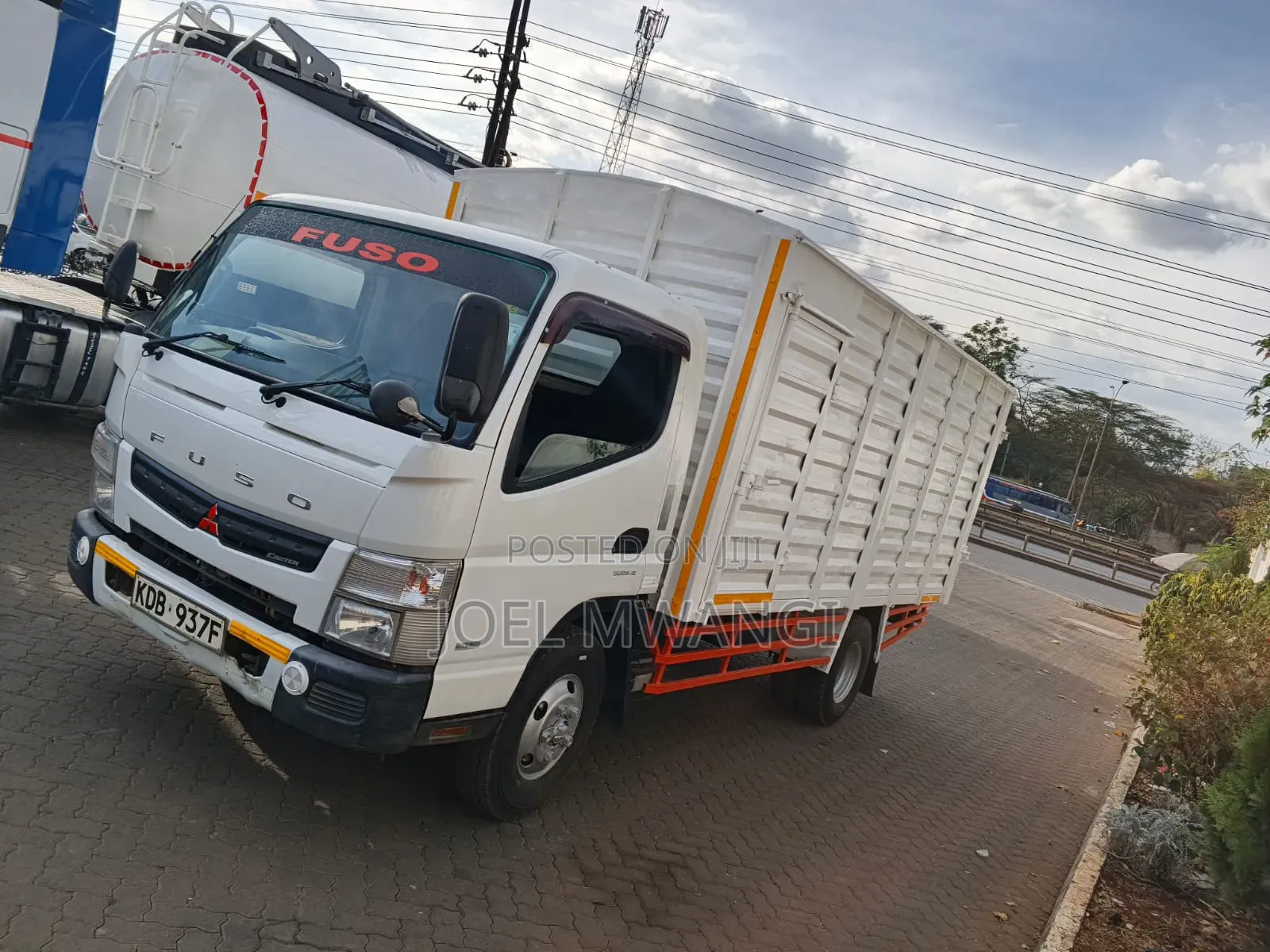 Mitsubishi Fuso Canter 2014 White