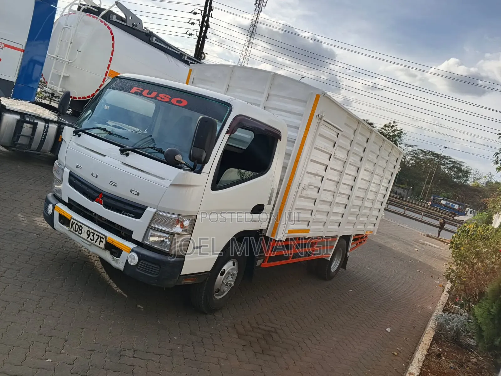 Mitsubishi Fuso Canter 2014 White
