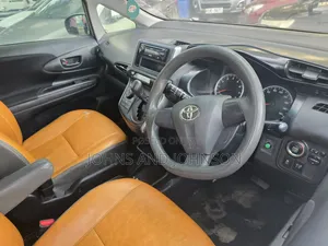 Toyota Wish 2012 Silver