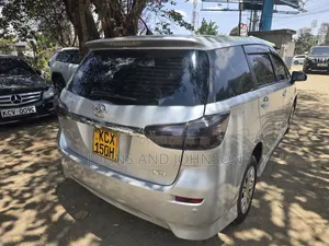 Toyota Wish 2012 Silver