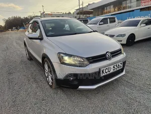 Volkswagen Polo 2012 Silver