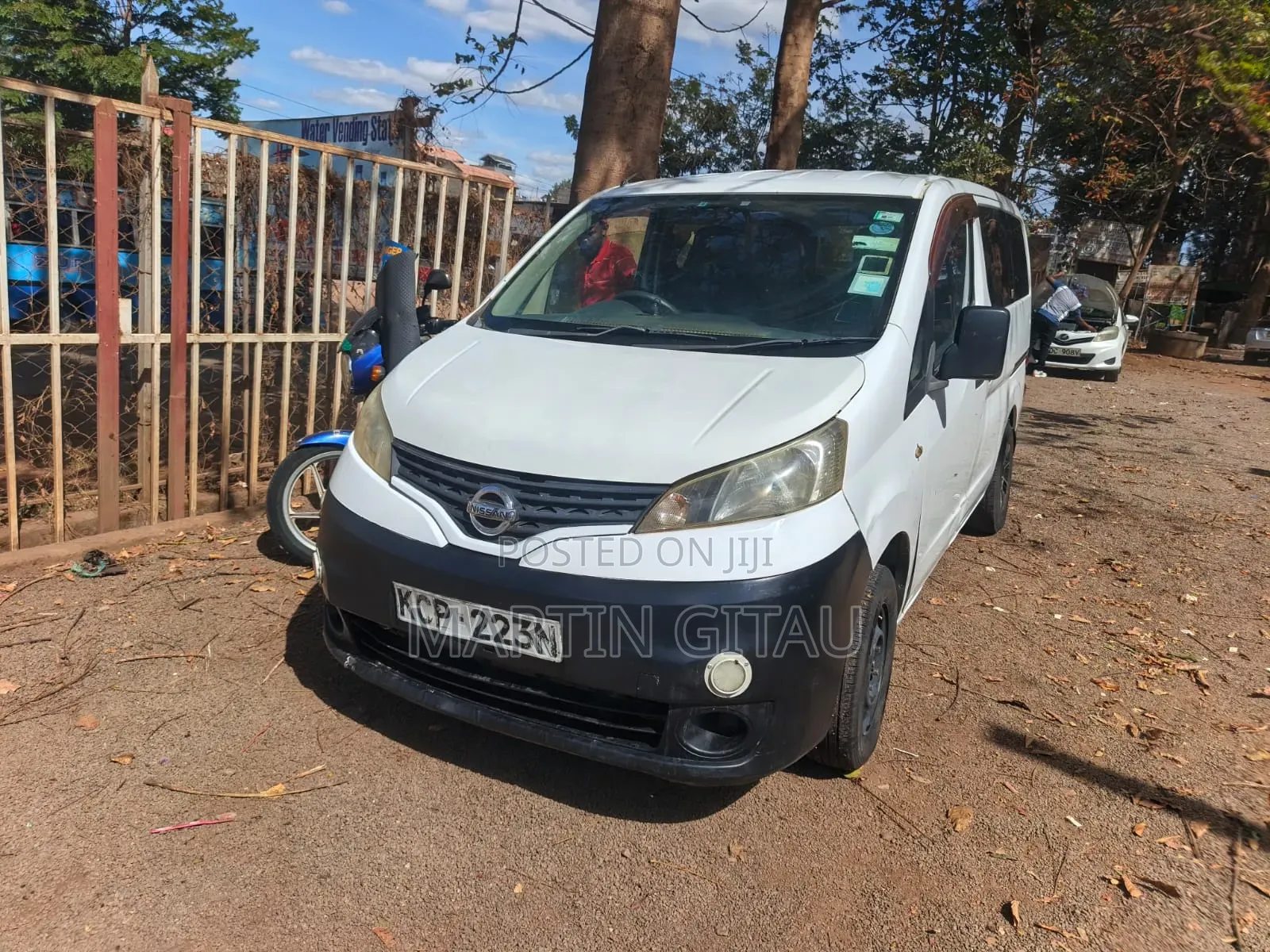 Nissan NV200 2011 White
