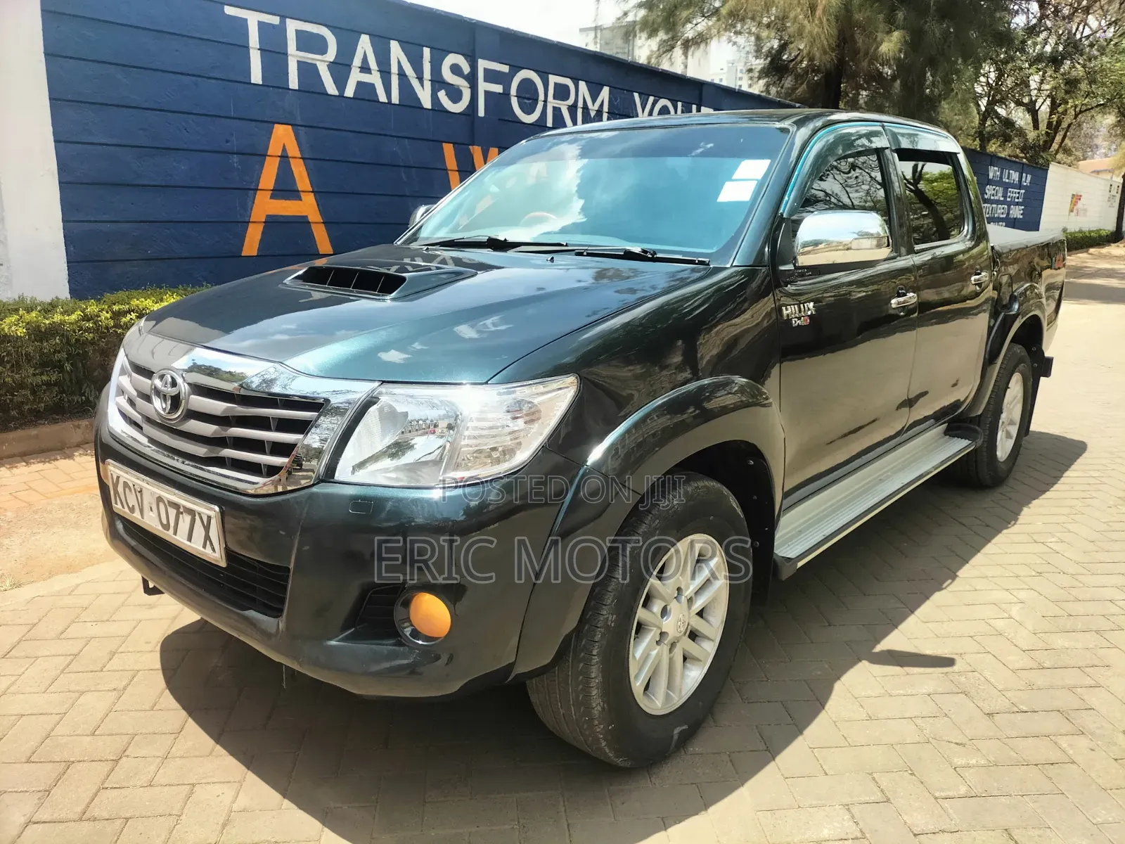 Toyota Hilux 2013 Black