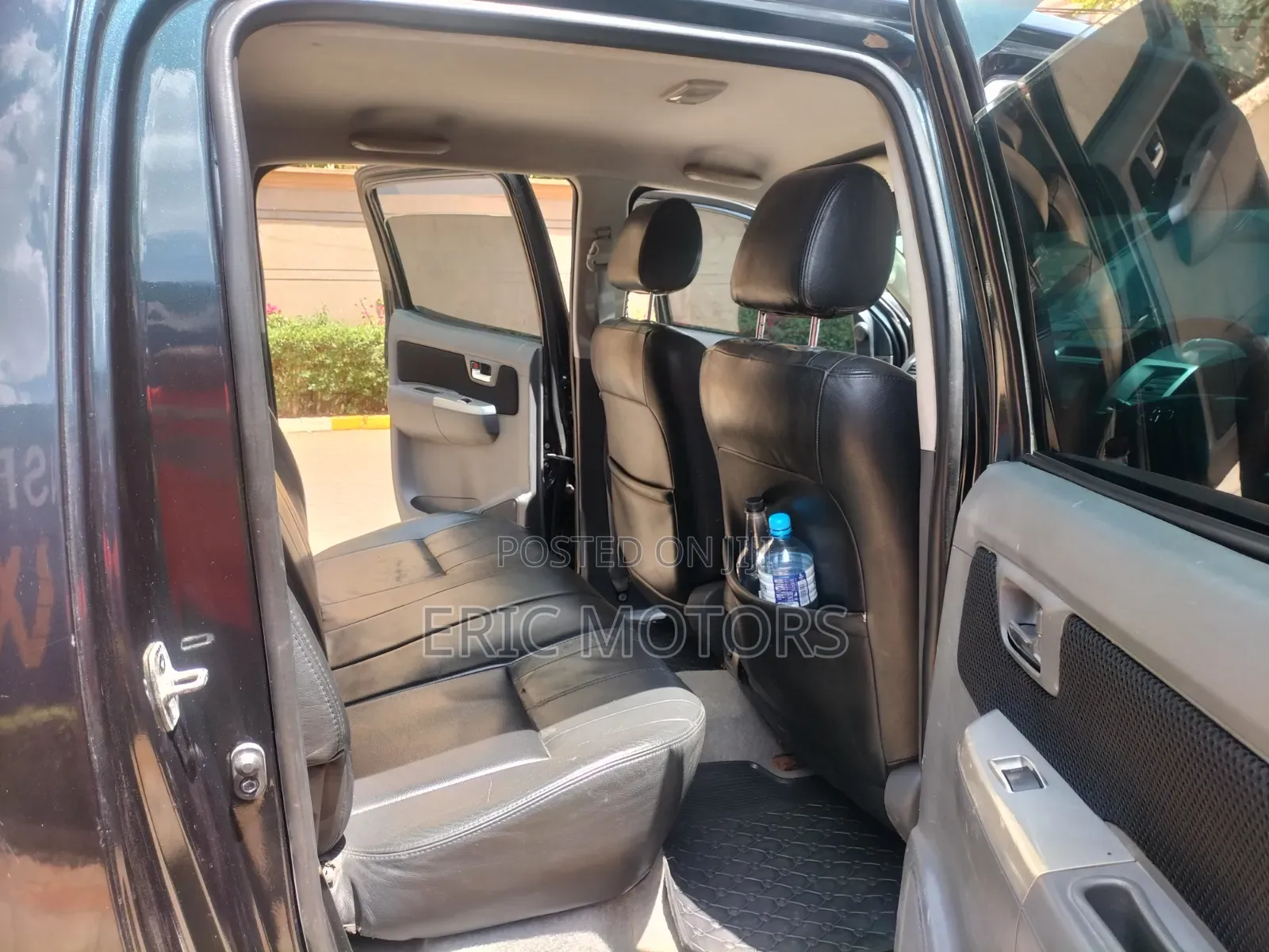 Toyota Hilux 2013 Black