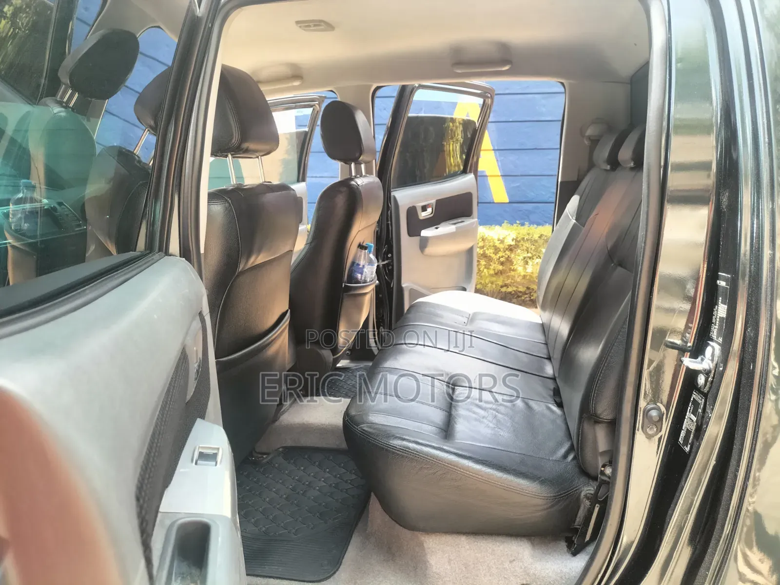 Toyota Hilux 2013 Black