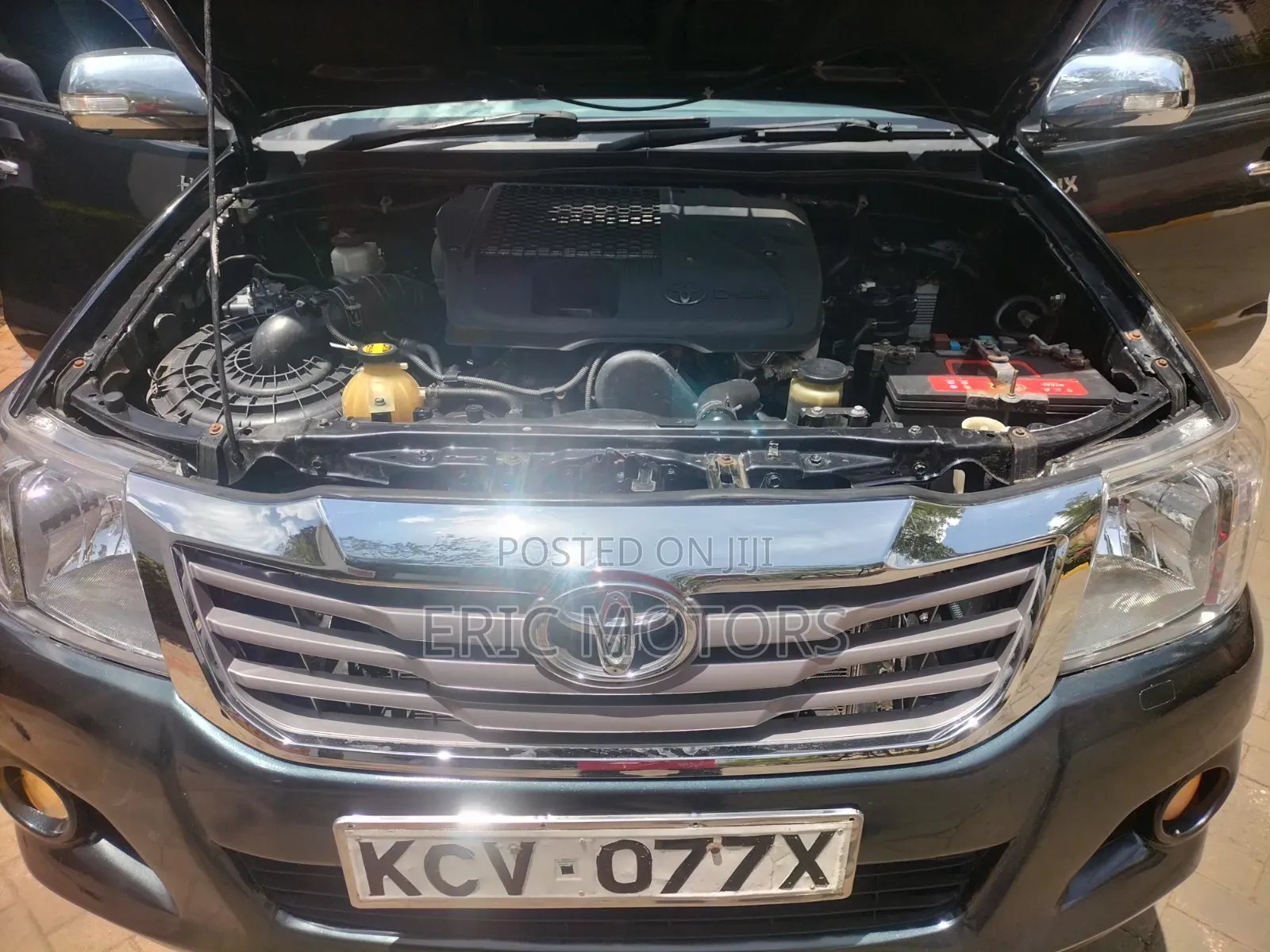Toyota Hilux 2013 Black