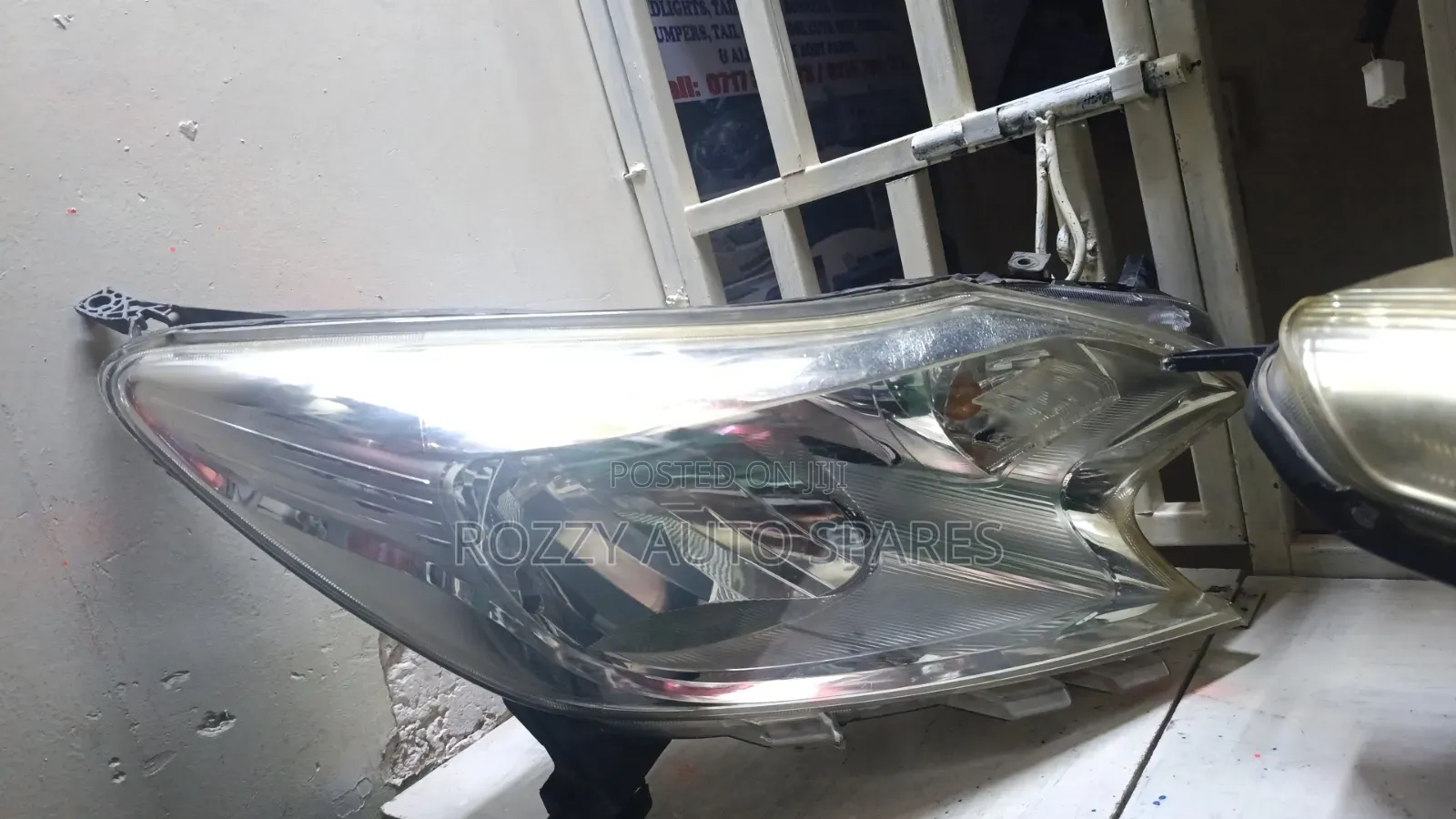 Nissan Note 2012 Headlight