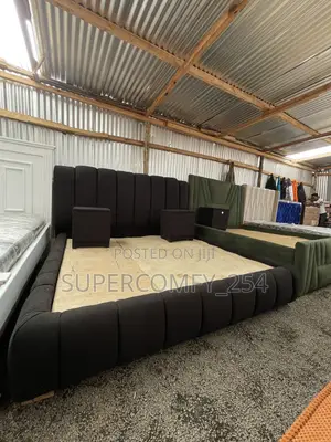 A Black 6/6 Bubble Bed With Drawers