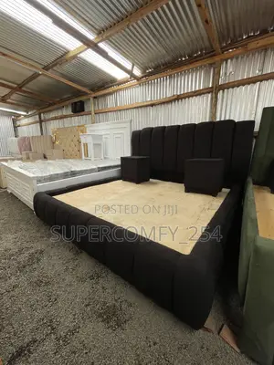 A Black 6/6 Bubble Bed With Drawers